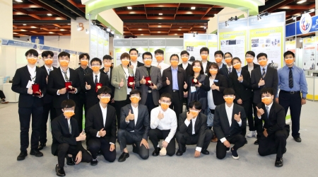 龍華科大師生團隊參加2022台灣創新技術博覽會，共獲得1金5銅展現研發能量。